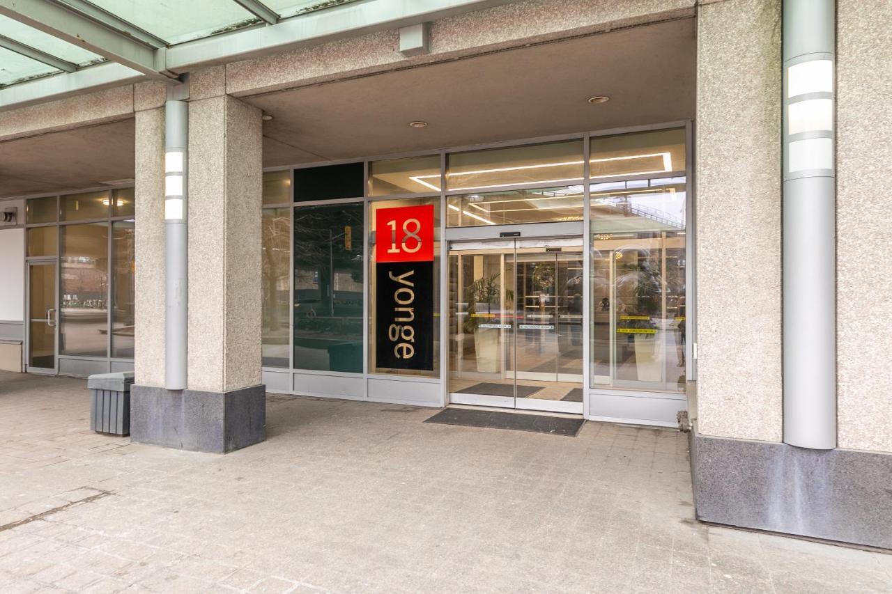 Globalstay Yonge St Condos Toronto Exterior foto